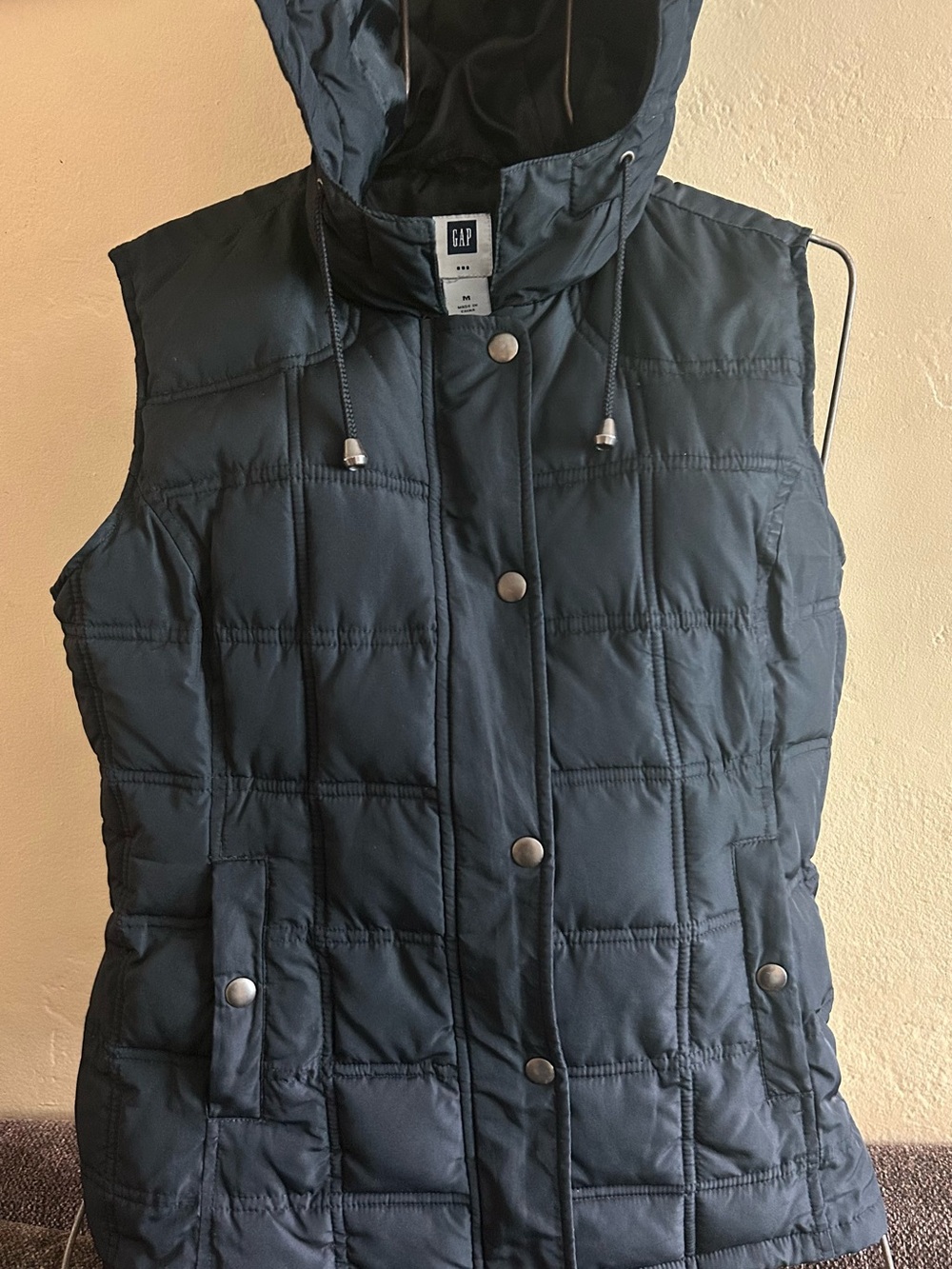GAP Women's Dark Navy Quilted Hooded Puffer Vest
